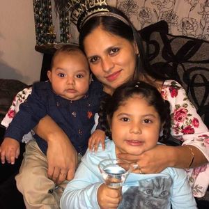 Meet your Posher, Almita